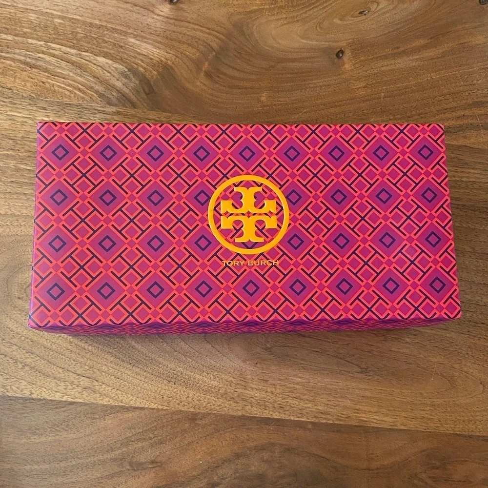 Tory Burch Caroline Ballet Flats with a snakeskin pattern.  Size 6.5